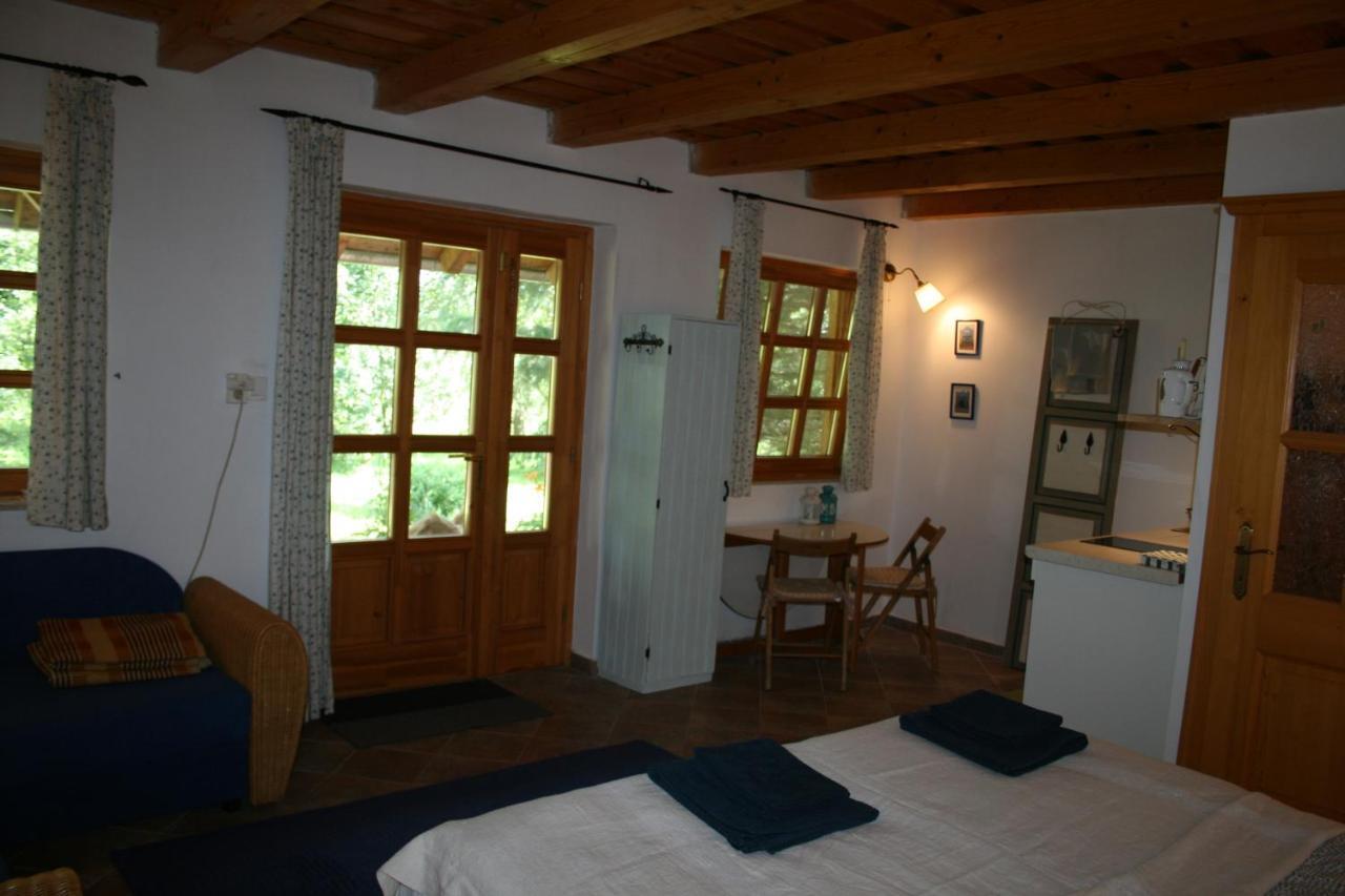 Héregi Éden Vendégház Extérieur photo